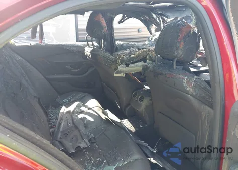 2019 Mercedes-Benz C 300 4Matic z USA, uszkodzony, nr VIN 55SWF8EB2KU303432